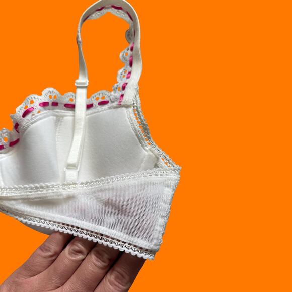 00's vintage white floral lace coquette fairy y2k bra 34C victoria's secret - Picture 3 of 7